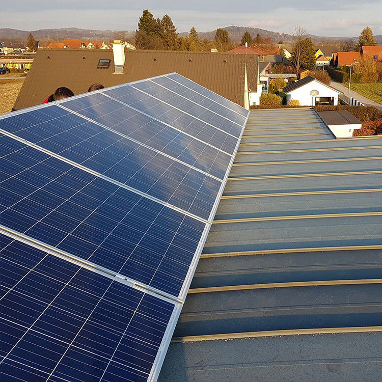 Waterdicht IP65 670w zonnepaneelinstallatie met A-klasse en compatibele aansluiting
